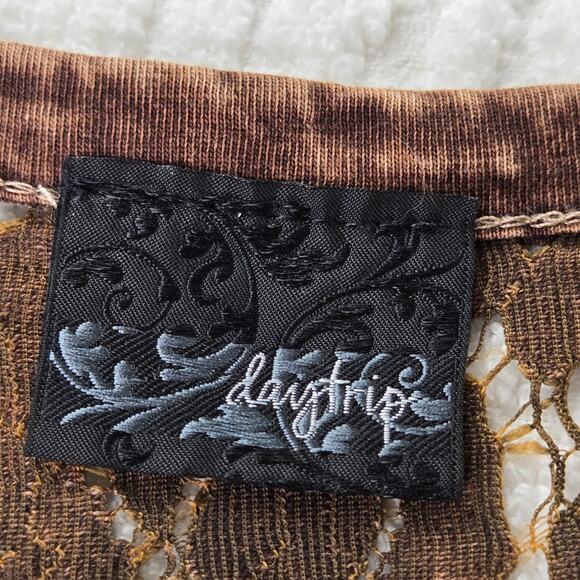 🎄 Daytrip Buckle EUC Faithful True Love lace stud tie dye Vintage top Small - Picture 7 of 16